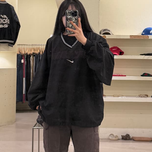 나이키 빈티지 스우시 브이넥 웜업 U1688