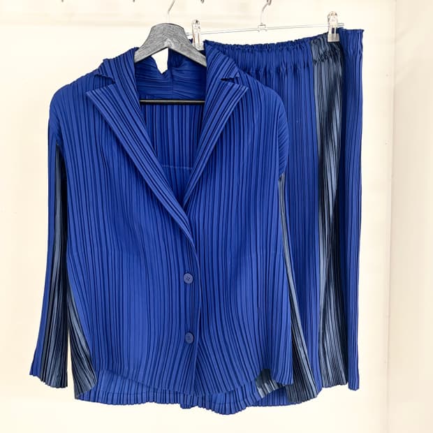 이세이 미야케 블루 플리츠 자켓 스커트 셋업