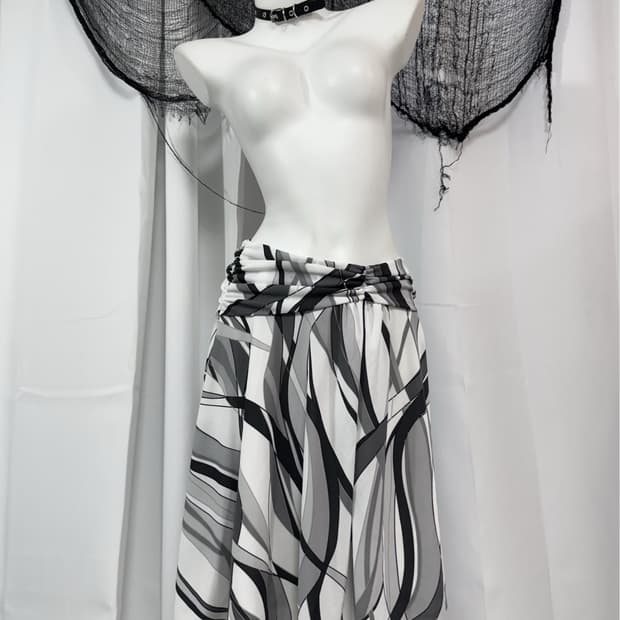 printing detail skirt