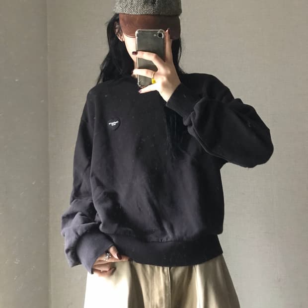 칼하트Wip 패치 블랙 맨투맨
