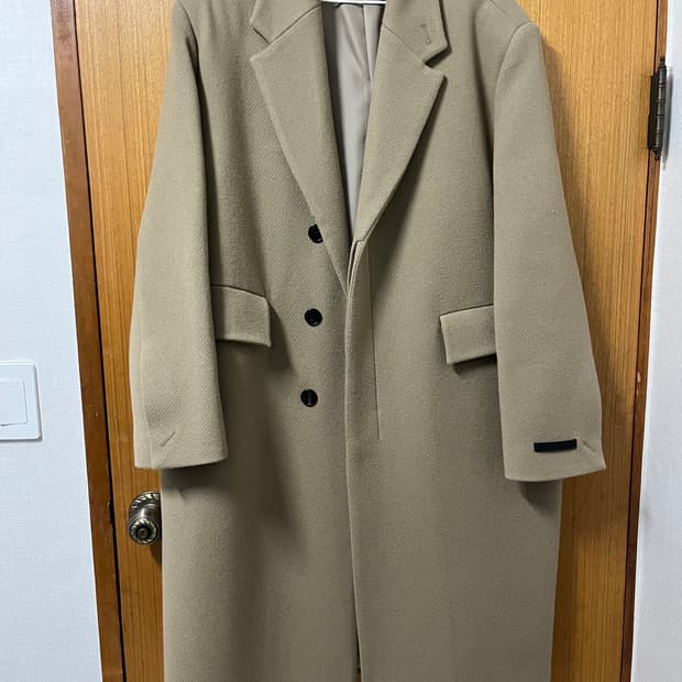 AFTER PRAY X LLUD 코트