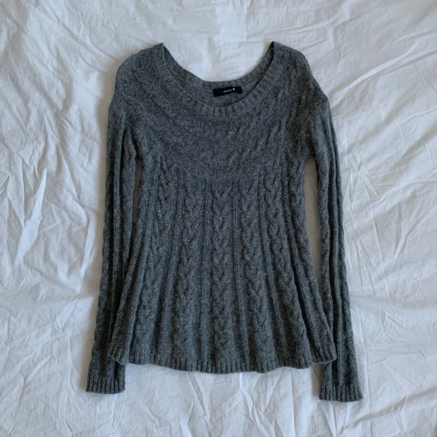 그레이 플레어 니트