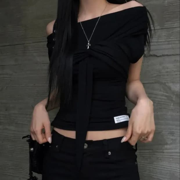 이네기 드레이프 타이 탑 블랙