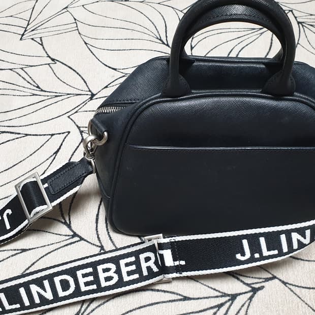 J.Lindeberg 블랙 토트백 겸 크로스백