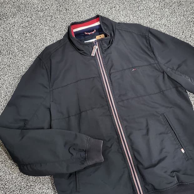 TOMMY HILFIGER 블랙 집업 자켓