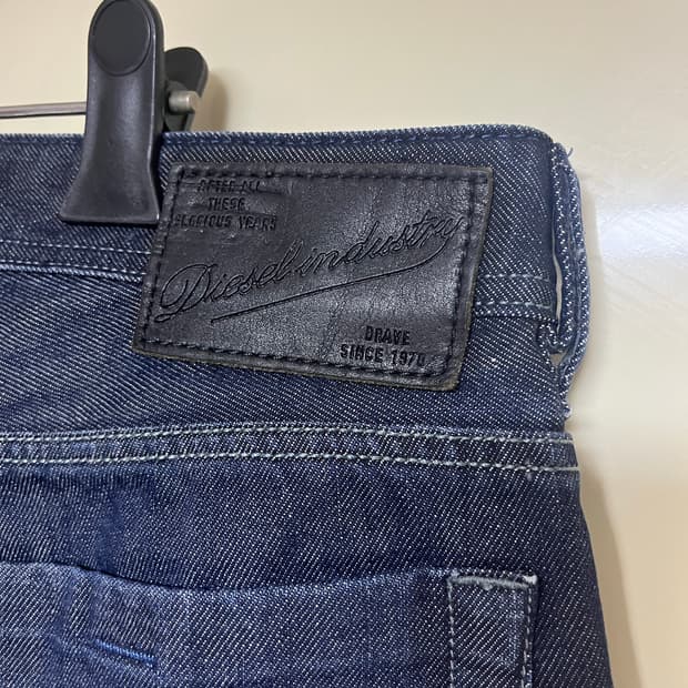 디젤 ZATINY (W33) 데님팬츠