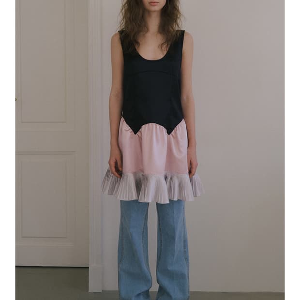 오버듀플레어 블랙/핑크 실크 프릴 드레스