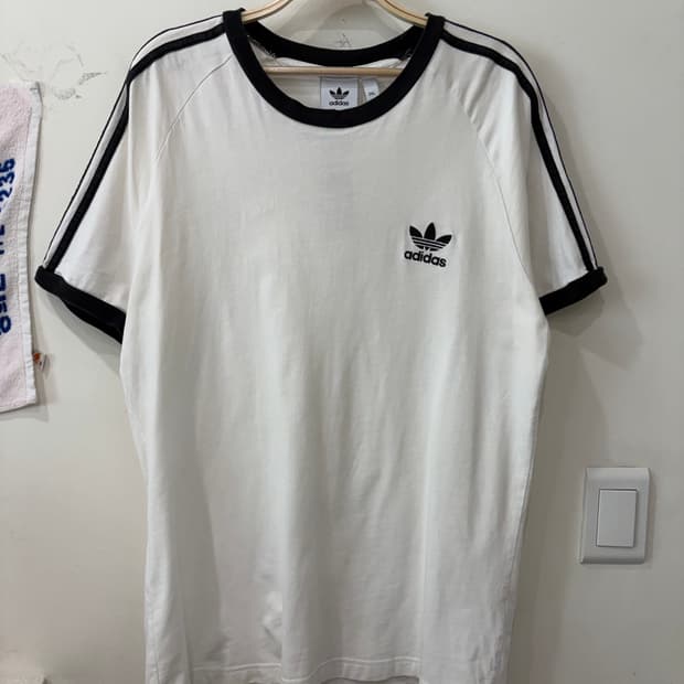 241. 아디다스 링거티 반팔