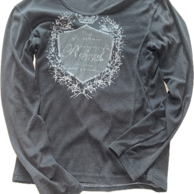 “HIDEAWAYS” Long sleeved T-shirt