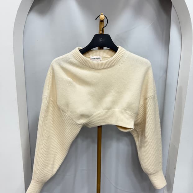 백화점판 알렉산더맥퀸 크롭 니트 M 