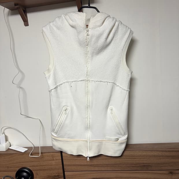 Prada sleeveless 프라다 베스트 조끼 집업