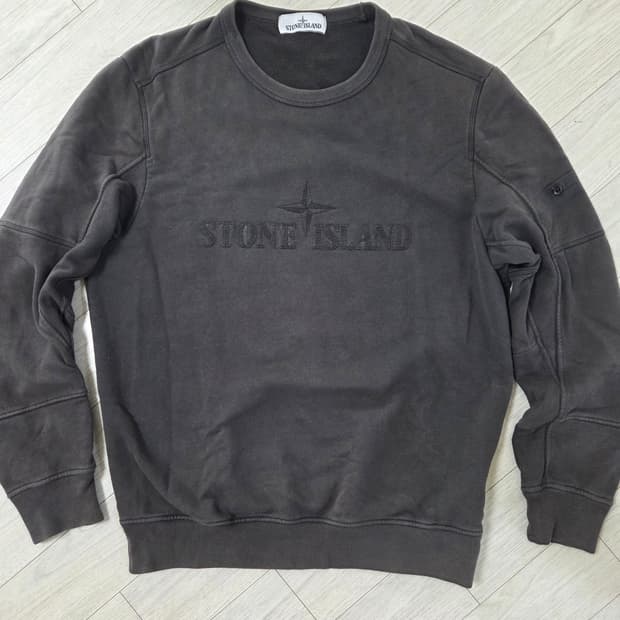 스톤아일랜드 챠콜 맨투맨 M