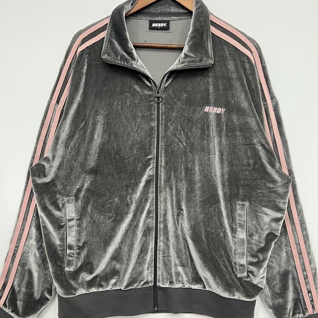 널디 벨벳 져지