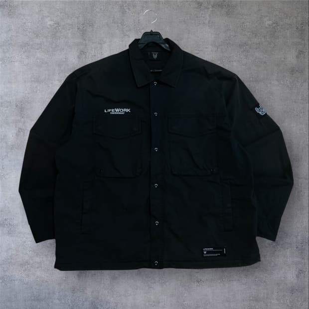 라이프워크 스몰 로고 블랙 오버핏 셔츠