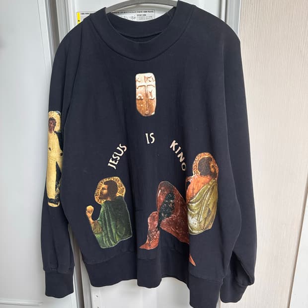 칸예 웨스트 jesus is king 크루넥