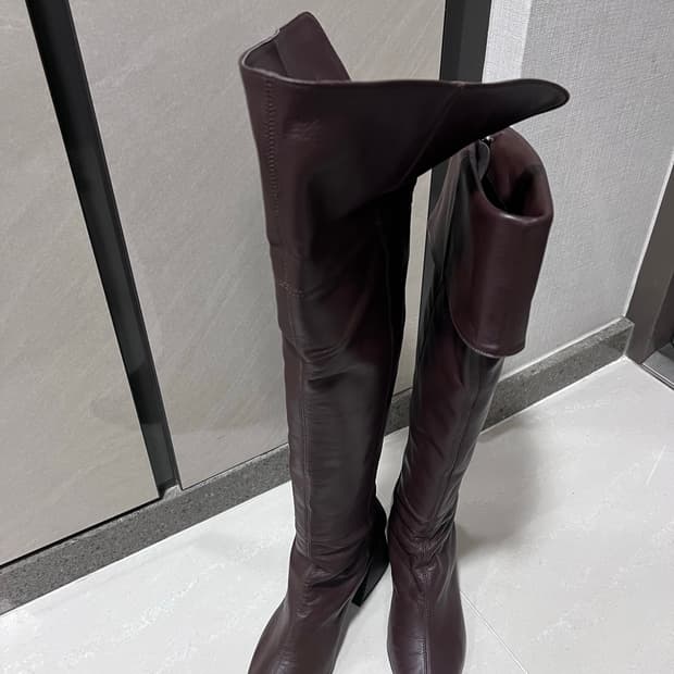 이에이에 롱부츠힐