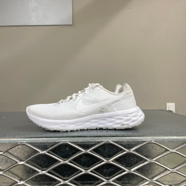 나이키 레볼루션 6 넥스트 네이처 235