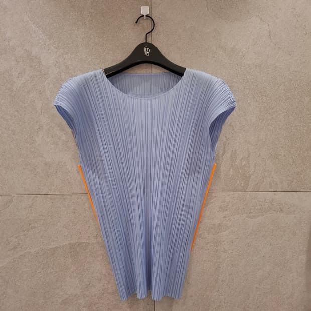 플리츠플리즈 sway먼슬리탑 이세이미야케