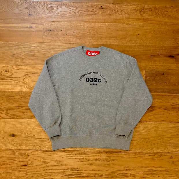 032C 베를린 스웻셔츠