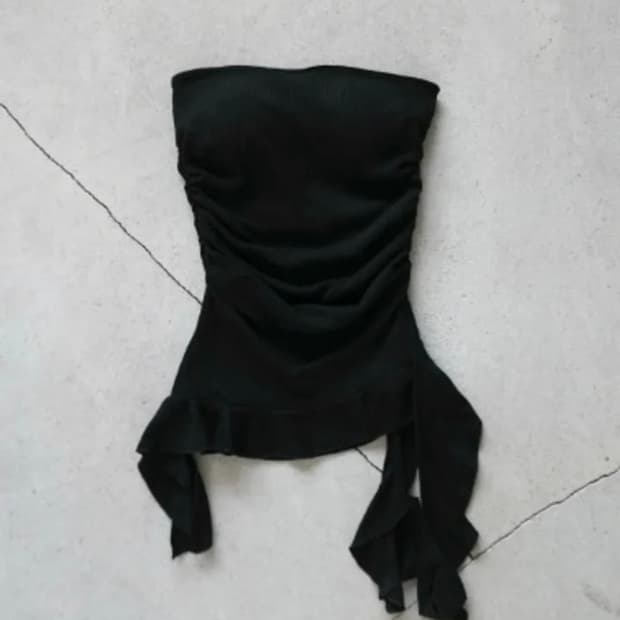 디에이디 프릴 탑