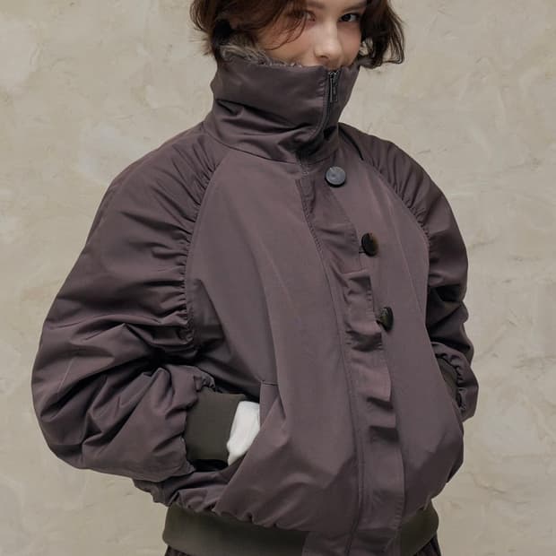 아이토브 서울 셔링 크롭 퍼야상 점퍼