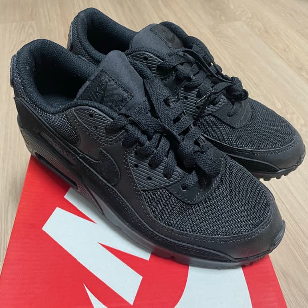 나이키 에어맥스90 올블랙 250사이즈