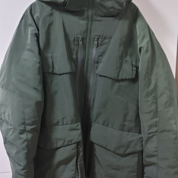 유니클로 화이트마운티니어링 파카 XL