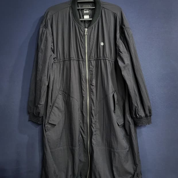 쥬시쥬디 나일론 오버핏 셔링자켓