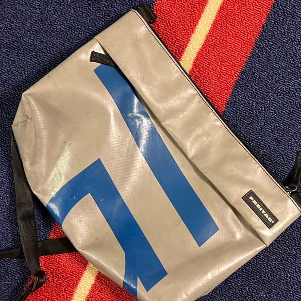 프라이탁 루 lou 회파