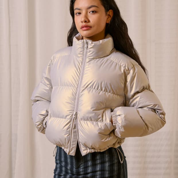 비터셀즈 글로시 크롭 푸퍼 자켓 숏패딩
