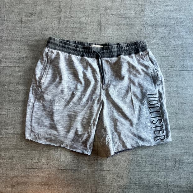 Hollister 홀리스터 올드스쿨아메카지 하프팬츠 반바지