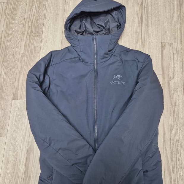 아크테릭스 아톰 AR 후디 블랙사파이어 m사이즈