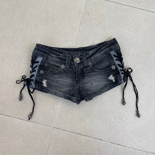 아일렛 데님 숏츠
