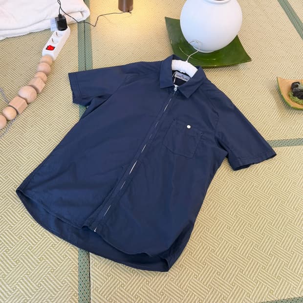 스톤아일랜드 하프 셔츠