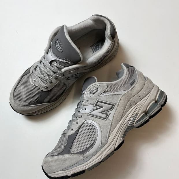 뉴발란스 2002R 그레이 운동화 Q1394
