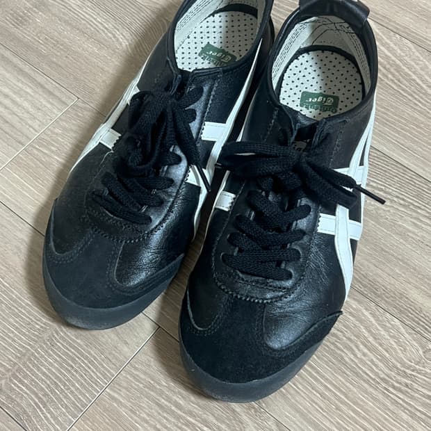 오니츠카타이거 멕시코66 블랙 화이트 265사이즈