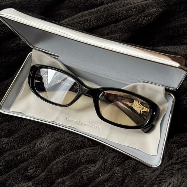 젠틀몬스터 볼드 카프카 블랙/클리어