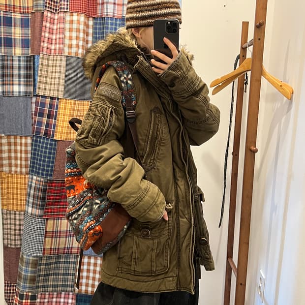 아베크롬비 카키 퍼 미디 패딩