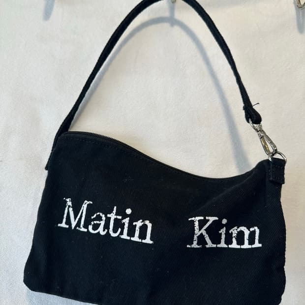 Matin Kim 마뗑킴 크랙 로고 에코백 블랙