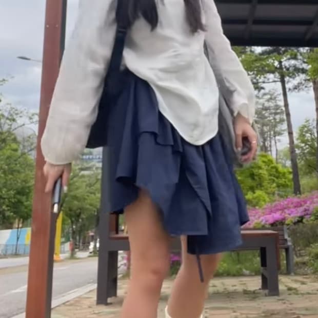 인앤양인하모니 언발 스커트