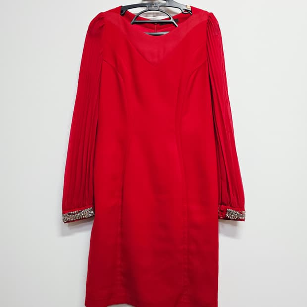 미니멈 레드 롱 슬리브 원피스 큐빅 장식