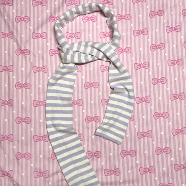 연보라 스트라이프 쁘띠 목도리