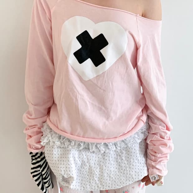 샵페어리 크로스 하트 컷오프 티셔츠 cross heart cut