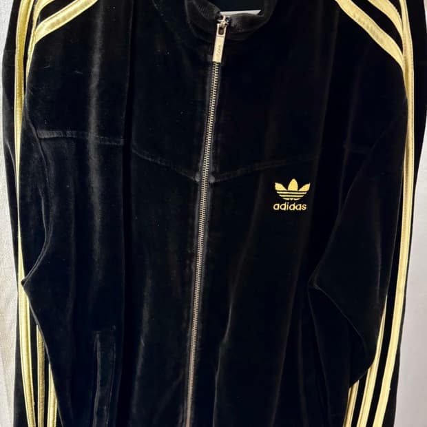 아디다스 벨벳 져지