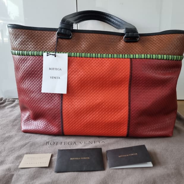 새재품) 보테가 베네타 멀티컬러 나파가죽 토트백
