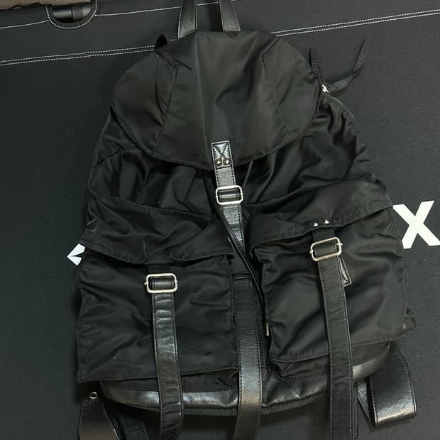 유스 럭색 블랙