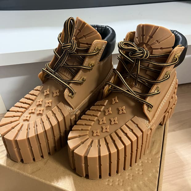 [38.5] MSCHF 2x4 부츠