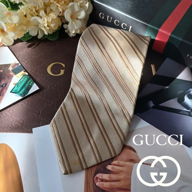 구찌 실크 골드 스트라이프 넥타이 9.6cm B등급 A19577
