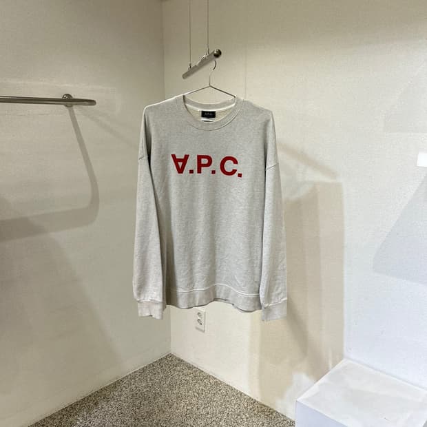 A.P.C. 로고 맨투맨