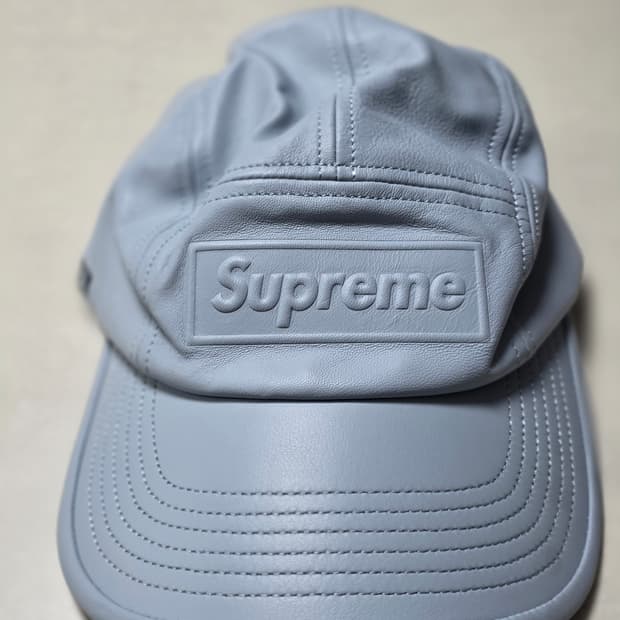 슈프림 GORE-TEX 가죽 캠프캡 그레이 판매합니다 !